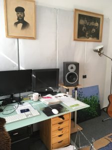 Internet für spontane Recherchen ist im Musikatelier schon lange selbstverständlich.
